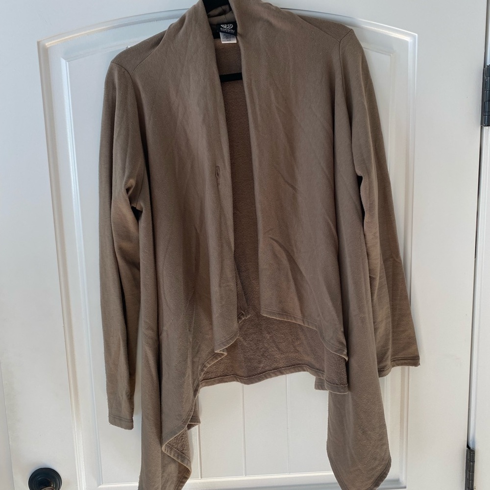 BROWN SWEATER